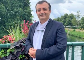 Sürgün’deki Prof. Dr. Mehmet Ateş, Avrupa’da kalp cerrahlığına başlayacak, bir Avrupa gazetesinde yazarlık yapacak