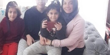 Ana baba hapiste, çocuklar yetiştirme yurdunda