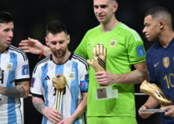 Dünya Kupası Arjantinli Lionel Messi, ‘alltın ayakkabı Fransız Kylian Mbappe aldı