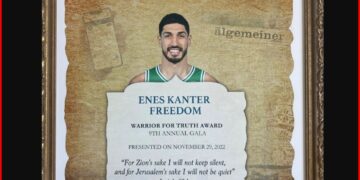 Türk Büyükelçiliği’nin engellemeye rağmen:                    “Gerçeğin Savaşçısı” ödülü Enes Kanter Freedom’a