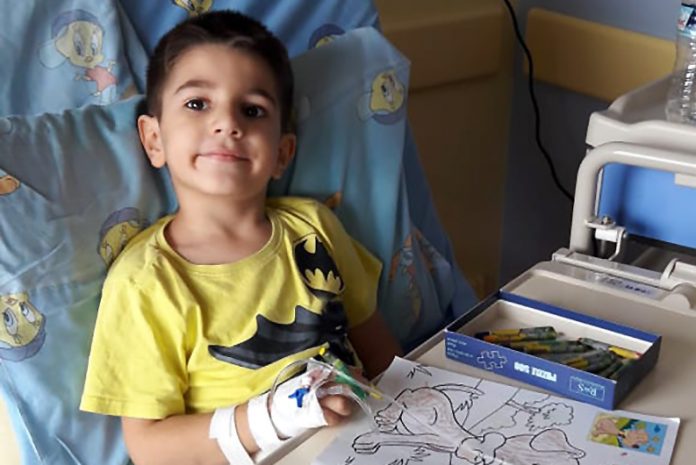4 yaşında cezaevi ile tanışan Nail şimdi Atina’da lösemi ile savaşıyor