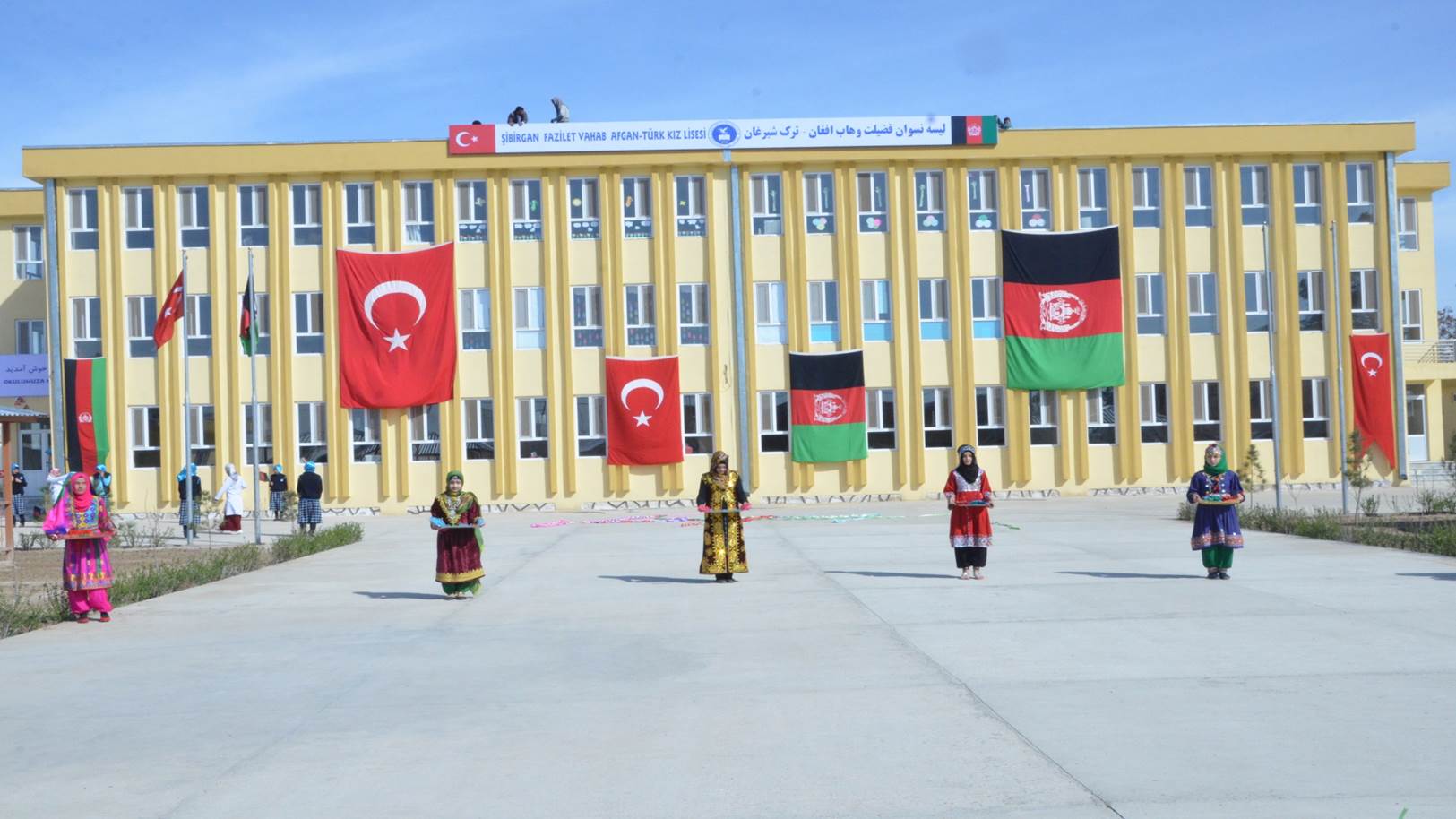 Afgan Cumhurbaşkanı Danışmanı’ndan Türk öğretmenleri karalamaya çalışan AKP’liye sert tepki