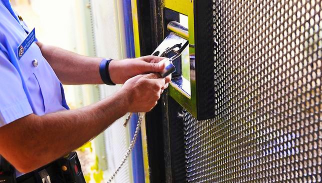 Barwon’daki mahkumlar maaş artışı talebiyle greve çıktı