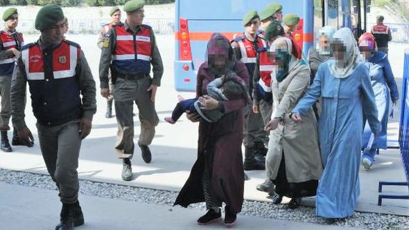 Bebeklere annelere zulüm hızla devam ediyor!