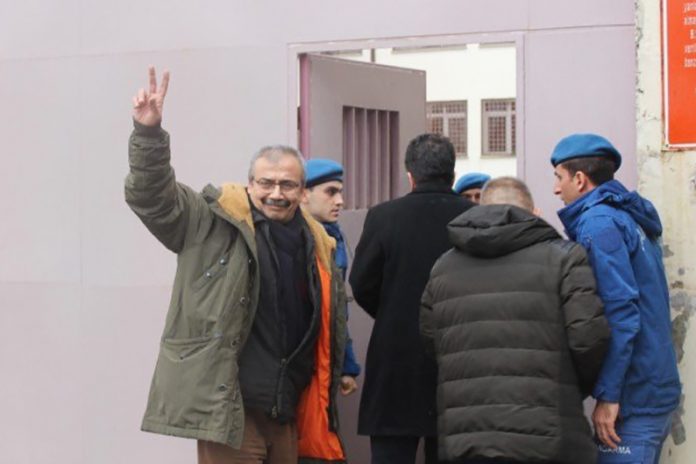 Sırrı Süreyya Önder cezaevinde: Ne söz sarf ettiysek, arkasındayız, barış ve demokrasi kazanacak