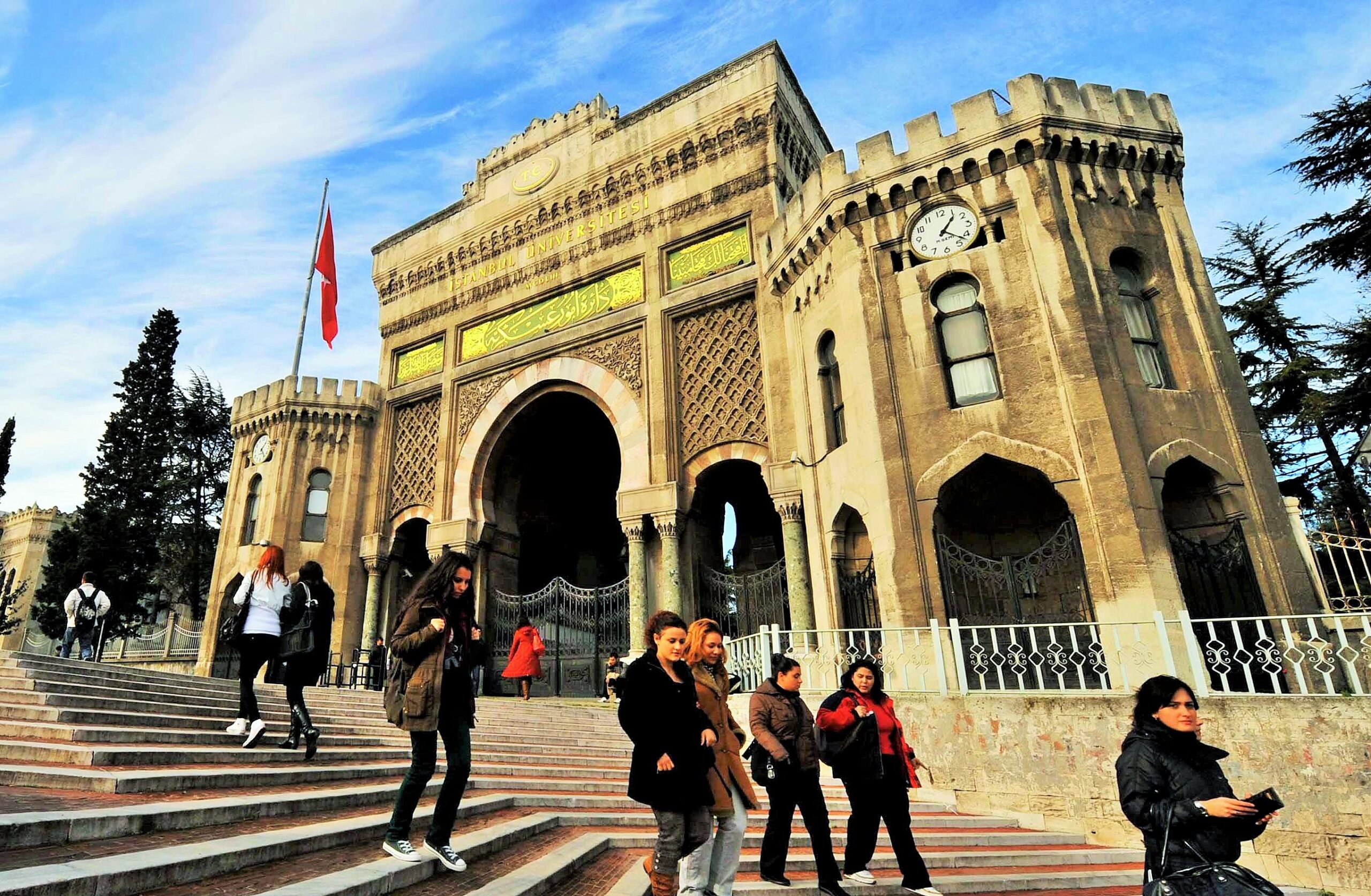 Türkiye’de Yüksek Öğretim dökülüyor: 1 milyon 155 bin üniversiteli eğitimini bırakmak zorunda kaldı