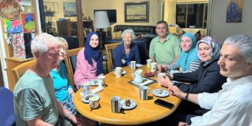 Dünya kucaklıyor, bizimkiler nefret kusuyor: Yeni Zelandalı’lar, Hizmet mensubu 63 mülteci aileyi, 4 gün evlerinde ağırlayacak