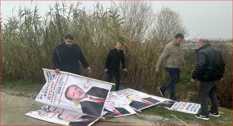 Erdoğan’ın Aydın’da yapacağı miting öncesi afişleri sökülüp dereye atıldı