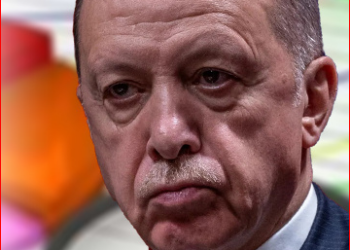 Tren kazasında  40 insan öldü, Yunas bakan istifa etti: Türkiye’de ise ilk belirlemelere göre 45 bin kişi can verdi, özür dileyen yok