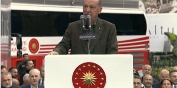 Depremzedeler Erdoğan’ın İskenderun’da temel atma törenini terk etti: ‘Önce paramızı yatırsın’
