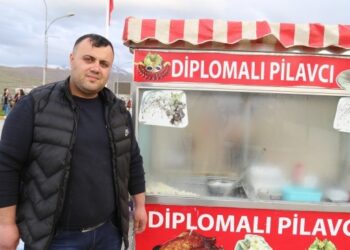 Bölümü birincilikte bitirdi: Bitlis’in ‘diplomalı pilavcısı’ da mülakat mağduru