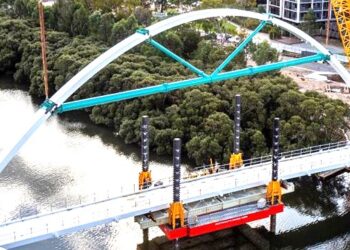 Parramatta köprüsü bir adım daha bitmeye yaklaştı