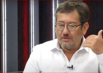 Gazeteci Serdar Akinan’a sahur vakti gözaltı: 15 Temmuz’da MAK timlerinin tuzağa çekilişini ifşa etti