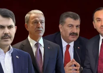 Hukuken bakanlıklar düştü, bakanlar makamları işgal ediyorlar
