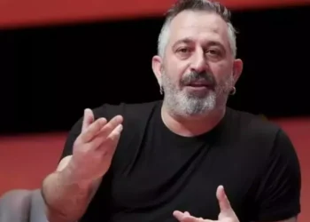 Cem Yılmaz, oyunun rengini açıkladı: Ben Kemal başkan diyorum…
