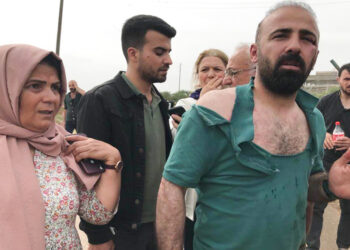 Şanlıurfa’da YSP Milletvekili Ferit Şenyaşar’ın da aralarında olduğu heyete taşlı sopalı saldırı