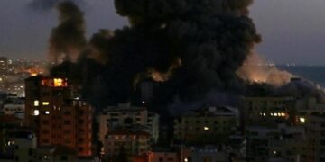 İsrail ordusu Gazze’yi bombaladı: 12 ölü, 20 yaralı