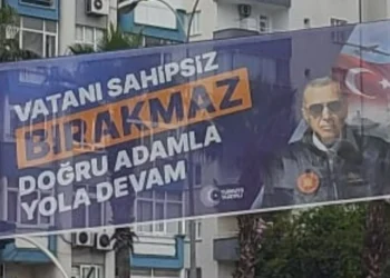Türk bayraklı Erdoğan pankartları hakkında toplatılma kararı
