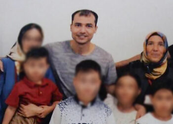 KHK’lı öğretmenin anne ve babası açık görüş yolunda vefat etti, eşi de ağır yaralandı