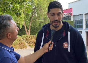 Enes Kanter de mağdurlar için AHİM önünde: Kardeşlerimizin sesini duyurmak için tek yürek olacağız