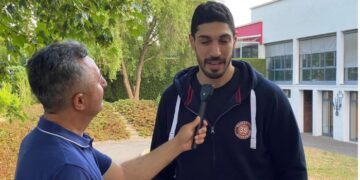 Enes Kanter de mağdurlar için AHİM önünde: Kardeşlerimizin sesini duyurmak için tek yürek olacağız