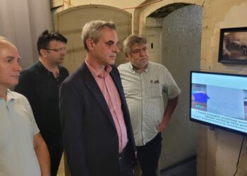 Alman Gazeteciler Derneği Başkanı Überall, sürgün gazetecilerle buluştu