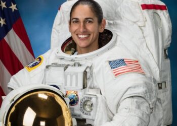 İlk Kürt kadın astronot NASA-SpaceX ortak uzay uçuşuna komuta ediyor
