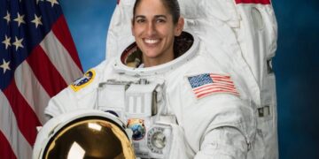 İlk Kürt kadın astronot NASA-SpaceX ortak uzay uçuşuna komuta ediyor