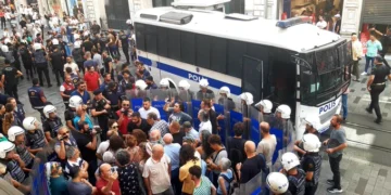 Cumartesi Anneleri'