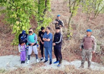 Jandarma, Meriç sınırında ‘yakalanan’ çocuklarının fotoğrafını servis etti