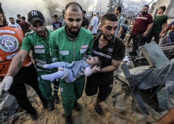İsrail, Han Yunus’u bombalamaya devam ediyor: Bir ailenin 18 üyesi hayatını kaybetti