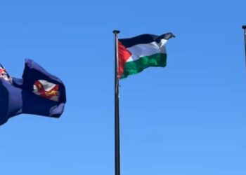 Avustralya Federal Bakanı Burke, Sydney’de Belediye Meclis’nin Filistin bayrağı kararını desteklediğini söyledi