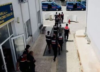 Antalya’da cadı avı: İhraç 3 pilot, 3 astsubay, 2 polis, 1 öğretmen ve 1 çocuk…