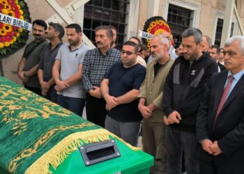 Göz yaşlarıyla Yusuf Kerim’i uğurlayan Anne Sayın: Yusuf’um, hasta yatağındayken beni ondan kopardılar