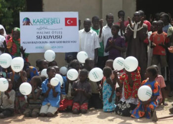 Afrika’da su kuyusu için bağış toplayan Kardeş Eli ve Şefkatli derneği işyeri, arsa ve otomobil almış!