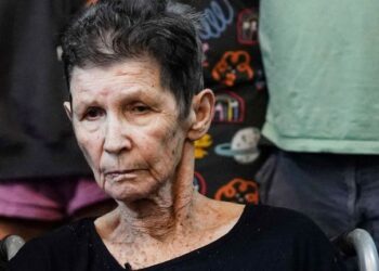 Hamas’ın serbest bıraktığı İsrailli rehine: Biz hükümetin günah keçisiydik, Hamas bize iyi davrandı
