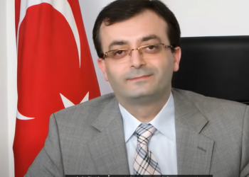 Gasp edilen Üniversite’nin Rektörü Prof. Dr. Mehmet Ateş ‘Tutunanlar’ Belgeselinde başarı hikayesini anlatıyor