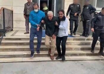 Ayakta dahi duramayıyor: 76 yaşındaki emekli bankacı Ahmet Öztürk da tutuklandı
