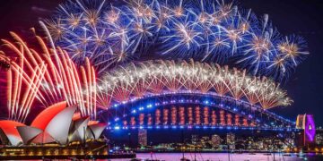 Yeni Zelanda 2024’de ilk giren ülke: Sydney boğazı havai fişek gösterileriyle yeni yıla ‘merhaba’ dedi