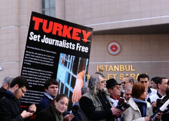 Freedom House, özgürlükler raporu yayınladı: Türkiye, Kamboçya, Guatemala ve  Zimbabve kategorisinde