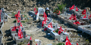 Deprem bölgesinde tepki devam ediyor: Yas, öfke ve tepki: Hatay unutmuyor, affetmek de istemiyor
