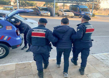 İzmir’de 6’sı kapatılan askeri okul öğrencisi 9 kişi gözaltına alındı