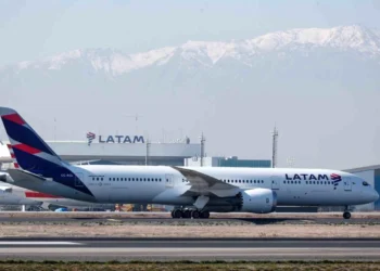 Avustralya-Yeni Zelanda seferini yapan LATAM Airlines Havayolu’na ait uçakta irtifa kaybı: En az 50 yaralı
