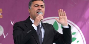 Van Büyükşehir Belediye Başkanı Zeydan: Kayyım 1.5 yılda borcu 8.5 milyara çıkarmış