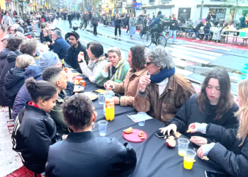 Hizmet Gönüllülerinden Belçika’da 2 kilometrelik sokak iftarı rekoru: Havuz medyası iftardan da yalan haber çıkardı