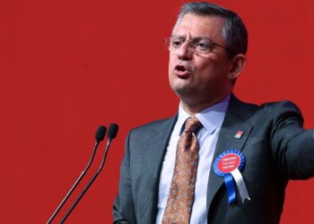 Özgür Özel:Van halkının iradesini hiçe saymak, ona pusu kurmaktır