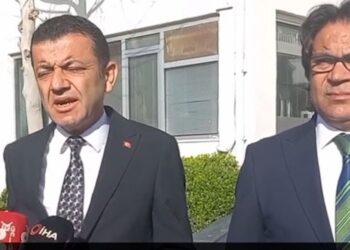 AKP’lilerin Denizli de de evrak kaçırdğını söyleyen CHP’li Çavuşoğlu: Belediyenin evrakları dışarı çıkarılıyor, herkes ayağını denk alsın
