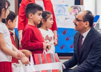 Üniversitelerin kariyer günlerinde ajan arayışı: MİT, öğrencilerden acele etmelerini istedi