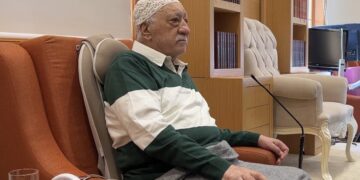 Hocaefendi’nin sağlığı; sükunet ve dua 