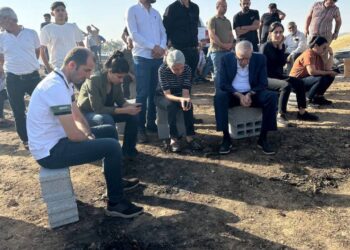 DEM Parti, Diyarbakır yangınıyla ilgili tepki gösterdi: Hiçbir felakette devlet ve iktidar halkın yanında değil
